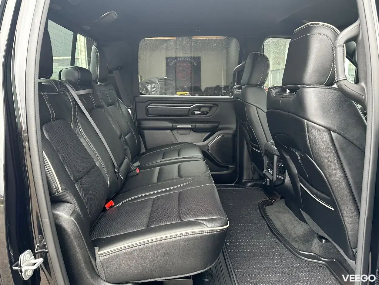 RAM 1500 Limited Night Edition 5.7 V8 5.7